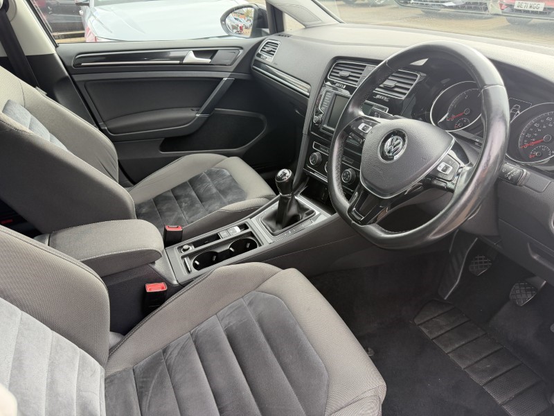 2017 (17) VOLKSWAGEN GOLF 2.0 TDI GT Edition 5dr 5820032