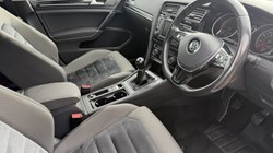 2017 (17) VOLKSWAGEN GOLF 2.0 TDI GT Edition 5dr 5820032