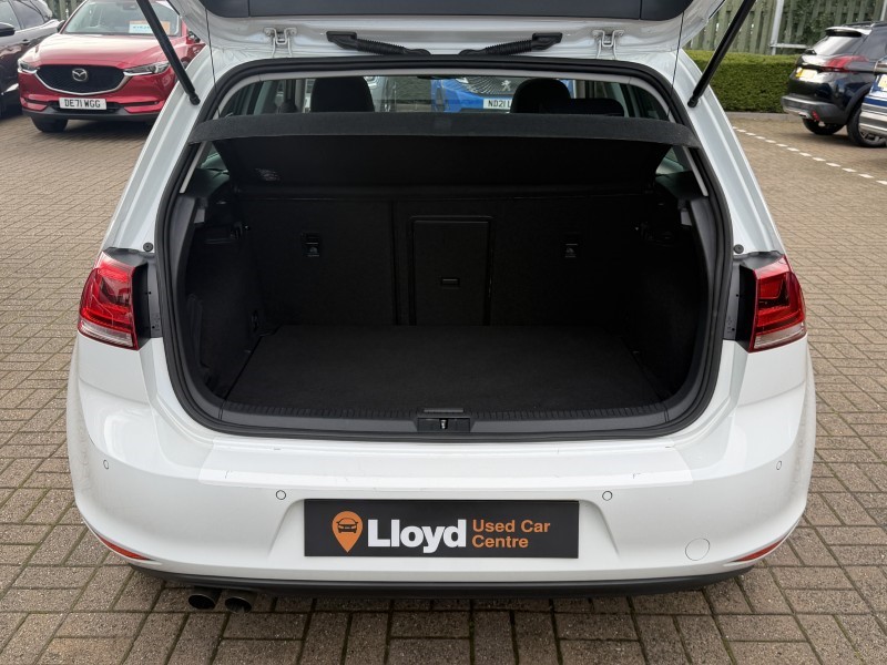 2017 (17) VOLKSWAGEN GOLF 2.0 TDI GT Edition 5dr 5820025