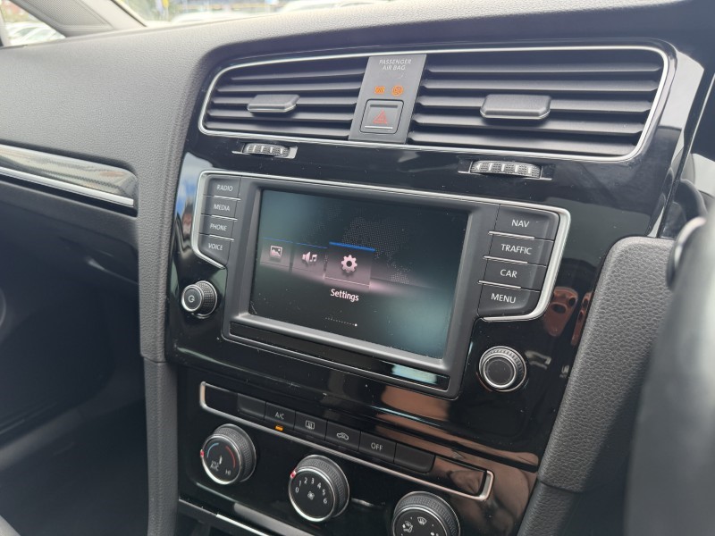 2017 (17) VOLKSWAGEN GOLF 2.0 TDI GT Edition 5dr 5820040