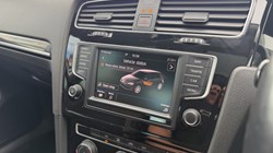 2017 (17) VOLKSWAGEN GOLF 2.0 TDI GT Edition 5dr 5820038