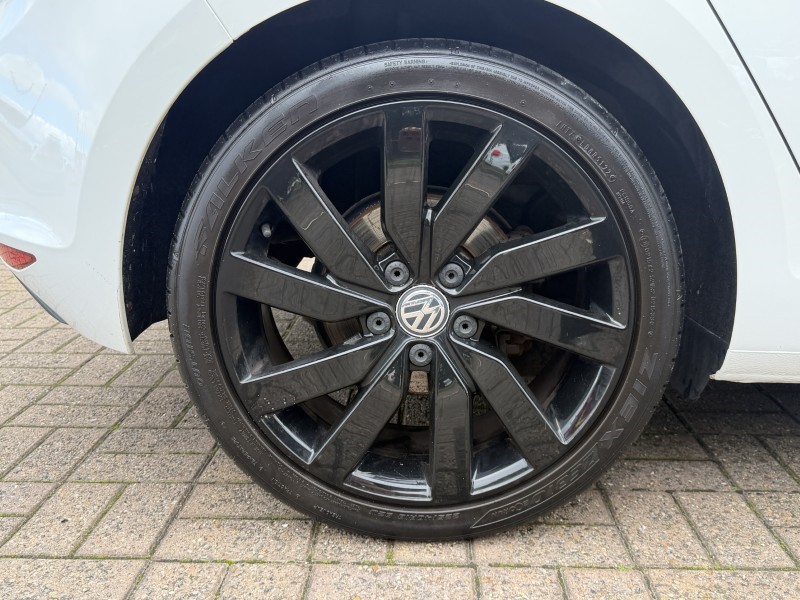 2017 (17) VOLKSWAGEN GOLF 2.0 TDI GT Edition 5dr 5820015