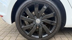 2017 (17) VOLKSWAGEN GOLF 2.0 TDI GT Edition 5dr 5820015