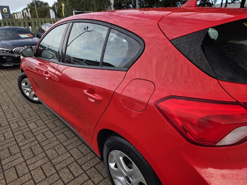 2019 (19) FORD FOCUS 1.0 EcoBoost 100 Style 5dr 5840203