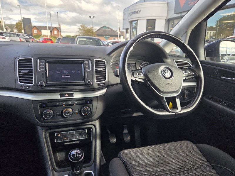 2017 (67) VOLKSWAGEN SHARAN 2.0 TDI CR BlueMotion Tech 150 SE Nav 5dr 5850294