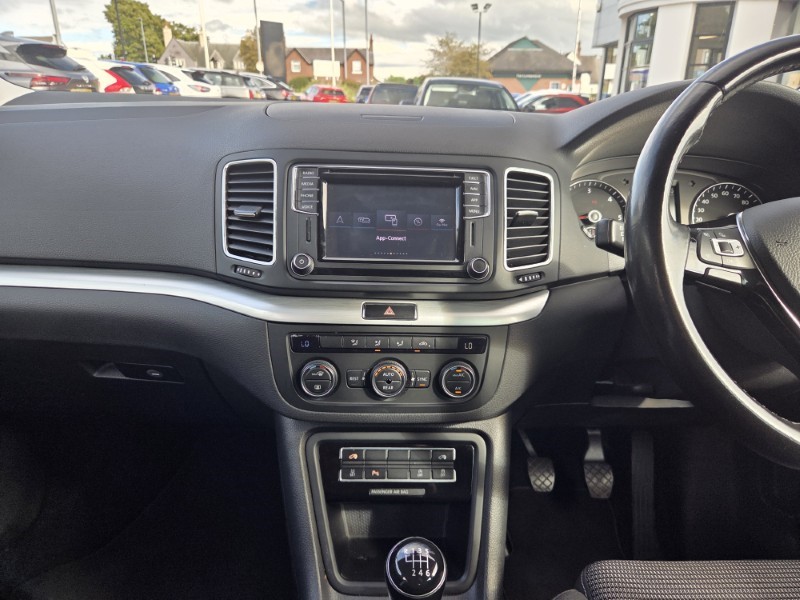 2017 (67) VOLKSWAGEN SHARAN 2.0 TDI CR BlueMotion Tech 150 SE Nav 5dr 5850295