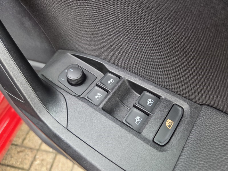 2022 (72) SEAT IBIZA 1.0 TSI 95 FR Edition 5dr 5840387