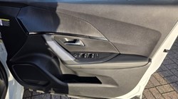 2020 (70) PEUGEOT 2008 1.2 PureTech Allure Premium 5dr 5883239
