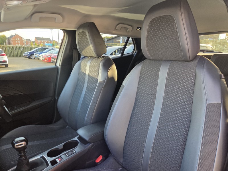 2020 (70) PEUGEOT 2008 1.2 PureTech Allure Premium 5dr 5883237