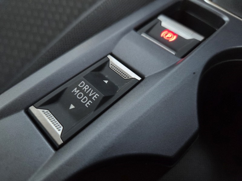 2020 (70) PEUGEOT 2008 1.2 PureTech Allure Premium 5dr 5883244