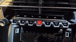 2020 (70) PEUGEOT 2008 1.2 PureTech Allure Premium 5dr 5883245