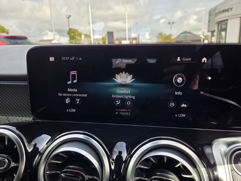 2023 (23) MERCEDES-BENZ GLB 200 AMG Line Executive 5dr 7G-Tronic 5828747