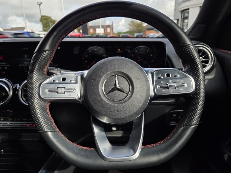 2023 (23) MERCEDES-BENZ GLB 200 AMG Line Executive 5dr 7G-Tronic 5828741