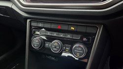 2018 (18) VOLKSWAGEN T-ROC 1.0 TSI SE 5dr 5839378