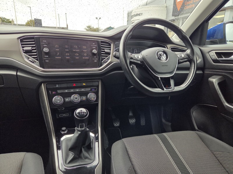 2018 (18) VOLKSWAGEN T-ROC 1.0 TSI SE 5dr 5839365