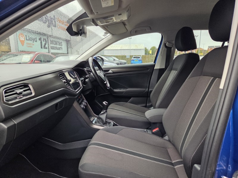 2018 (18) VOLKSWAGEN T-ROC 1.0 TSI SE 5dr 5839369