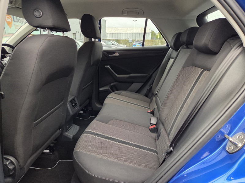 2018 (18) VOLKSWAGEN T-ROC 1.0 TSI SE 5dr 5839363