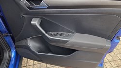 2018 (18) VOLKSWAGEN T-ROC 1.0 TSI SE 5dr 5839372