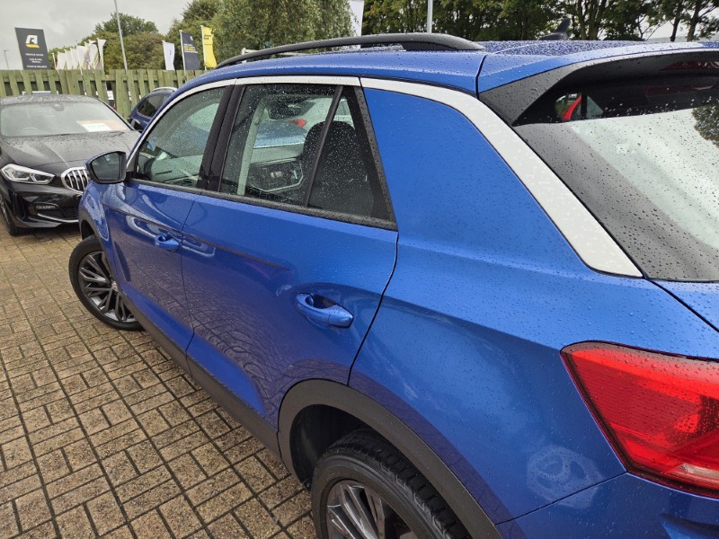 2018 (18) VOLKSWAGEN T-ROC 1.0 TSI SE 5dr 5839353