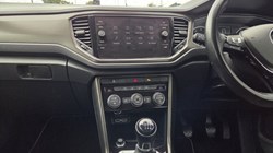 2018 (18) VOLKSWAGEN T-ROC 1.0 TSI SE 5dr 5839366