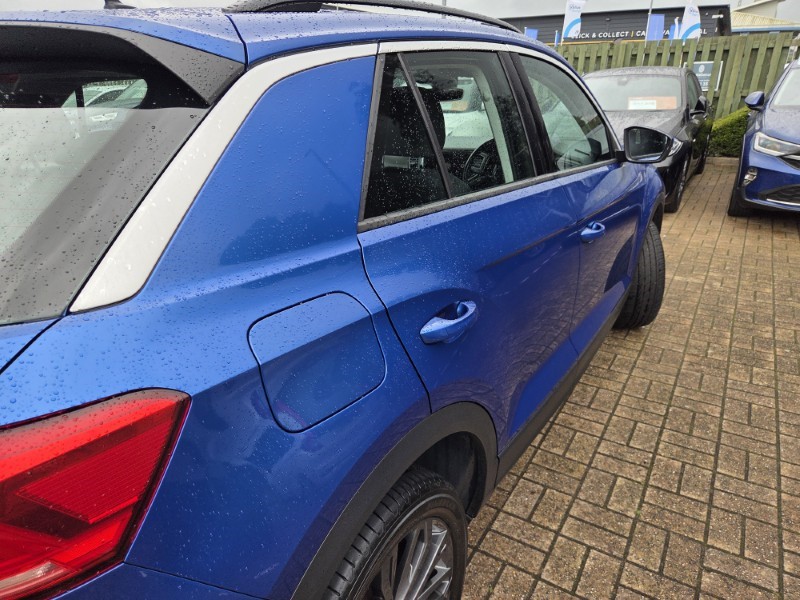 2018 (18) VOLKSWAGEN T-ROC 1.0 TSI SE 5dr 5839354