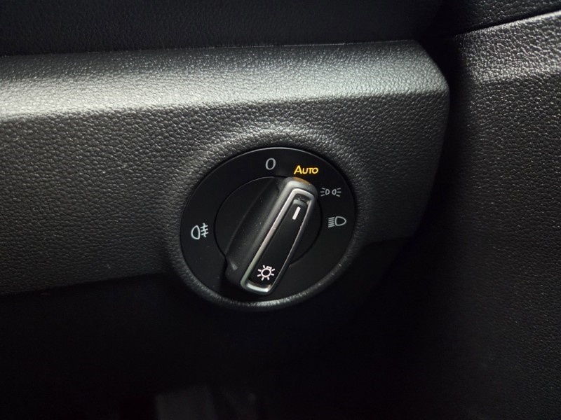 2018 (18) VOLKSWAGEN T-ROC 1.0 TSI SE 5dr 5839385