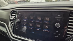 2018 (18) VOLKSWAGEN T-ROC 1.0 TSI SE 5dr 5839379