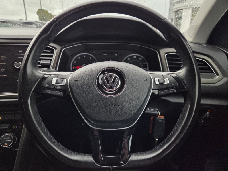 2018 (18) VOLKSWAGEN T-ROC 1.0 TSI SE 5dr 5839376