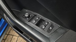 2018 (18) VOLKSWAGEN T-ROC 1.0 TSI SE 5dr 5839373