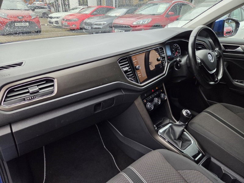 2018 (18) VOLKSWAGEN T-ROC 1.0 TSI SE 5dr 5839368