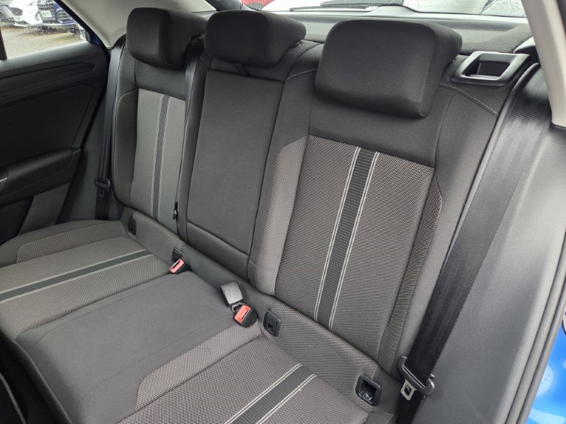 2018 (18) VOLKSWAGEN T-ROC 1.0 TSI SE 5dr 5839367