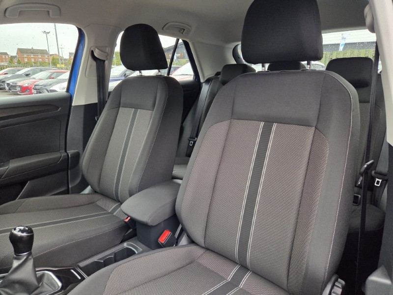 2018 (18) VOLKSWAGEN T-ROC 1.0 TSI SE 5dr 5839370