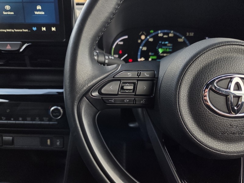 2022 (22) TOYOTA YARIS CROSS 1.5 Hybrid Dynamic 5dr CVT 5933514