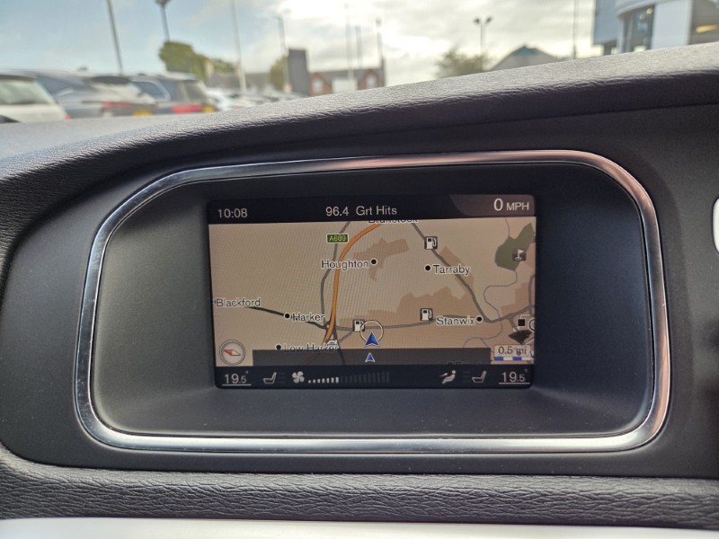 2018 (18) VOLVO V40 T3 [152] R DESIGN Pro 5dr 5840050