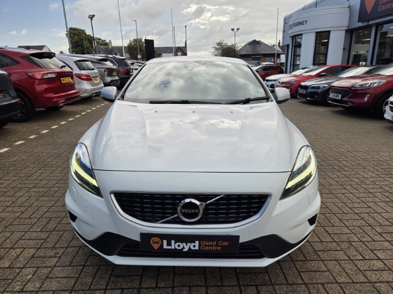 2018 (18) VOLVO V40 T3 [152] R DESIGN Pro 5dr 5840019