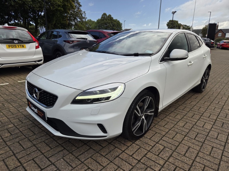 2018 (18) VOLVO V40 T3 [152] R DESIGN Pro 5dr 5840020