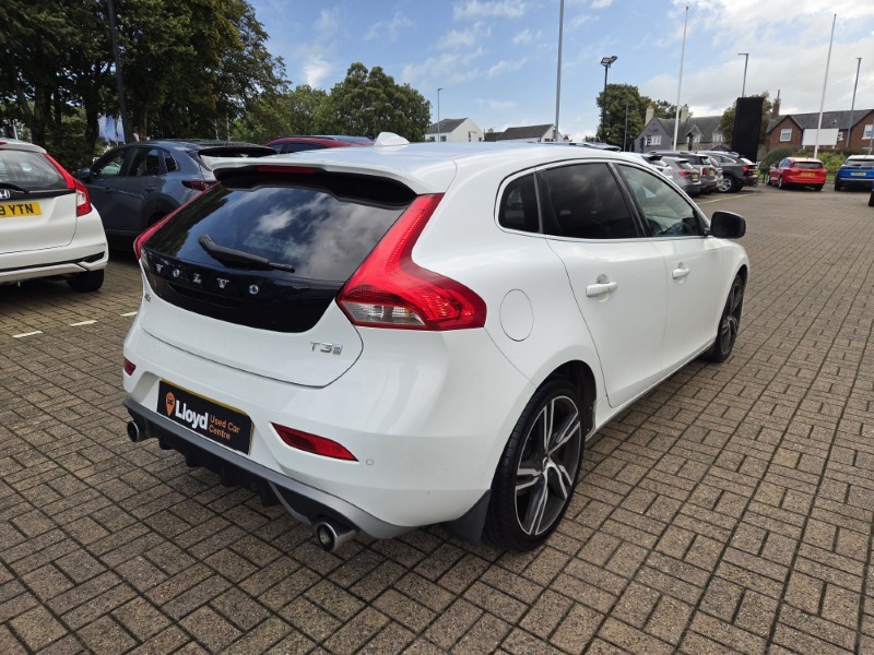 2018 (18) VOLVO V40 T3 [152] R DESIGN Pro 5dr 5840029