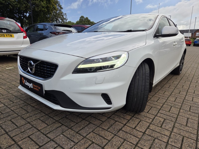 2018 (18) VOLVO V40 T3 [152] R DESIGN Pro 5dr 5840023