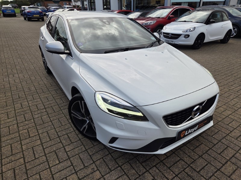 2018 (18) VOLVO V40 T3 [152] R DESIGN Pro 5dr 5840021