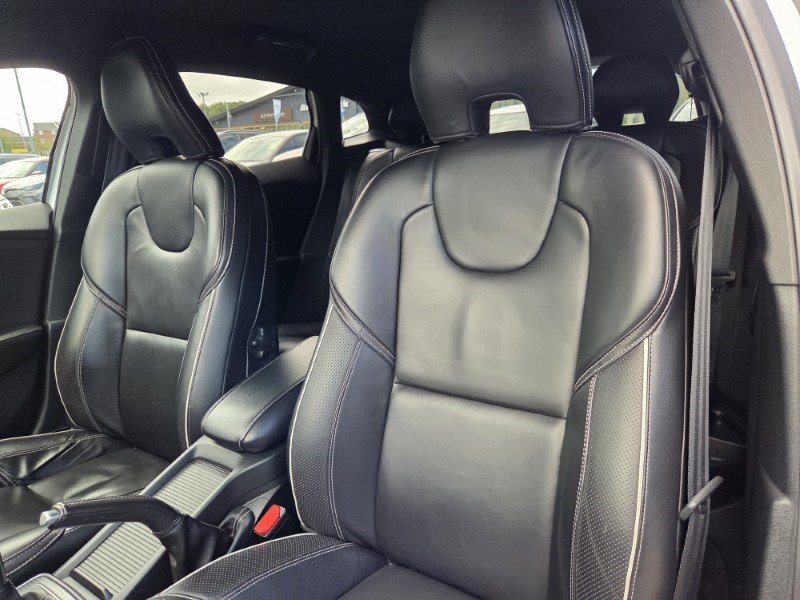 2018 (18) VOLVO V40 T3 [152] R DESIGN Pro 5dr 5840041