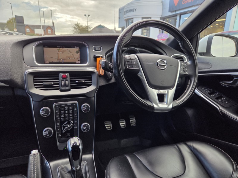 2018 (18) VOLVO V40 T3 [152] R DESIGN Pro 5dr 5840036