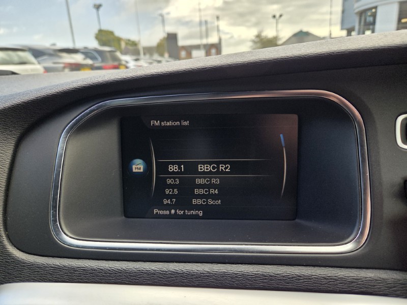 2018 (18) VOLVO V40 T3 [152] R DESIGN Pro 5dr 5840051