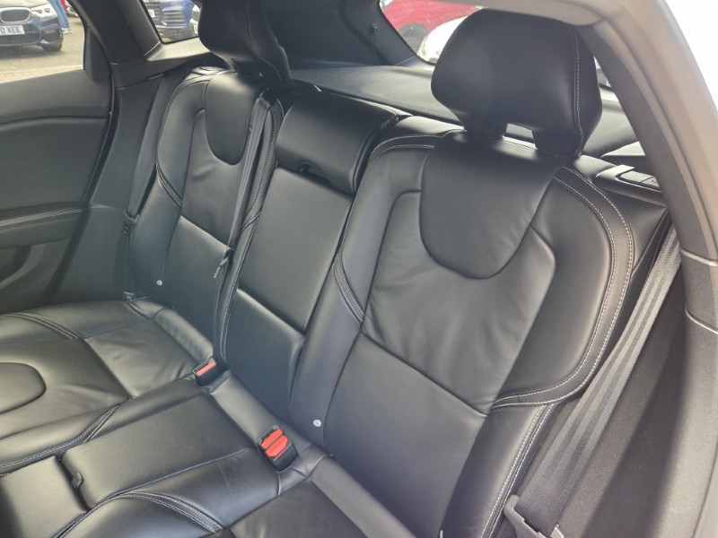 2018 (18) VOLVO V40 T3 [152] R DESIGN Pro 5dr 5840038
