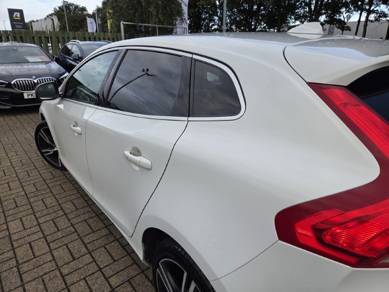 2018 (18) VOLVO V40 T3 [152] R DESIGN Pro 5dr 5840024