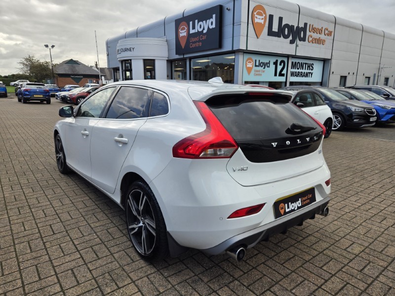 2018 (18) VOLVO V40 T3 [152] R DESIGN Pro 5dr 5840027