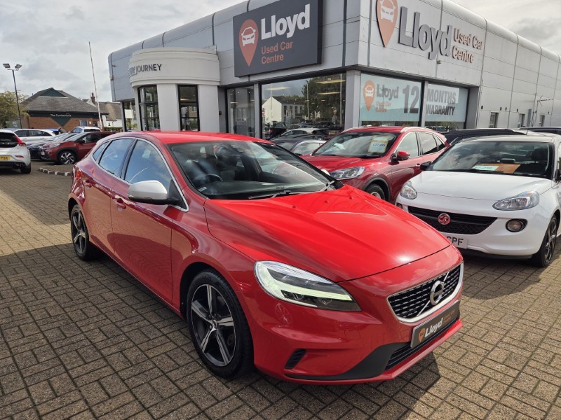 2018 (18) VOLVO V40 T2 [122] R DESIGN 5dr