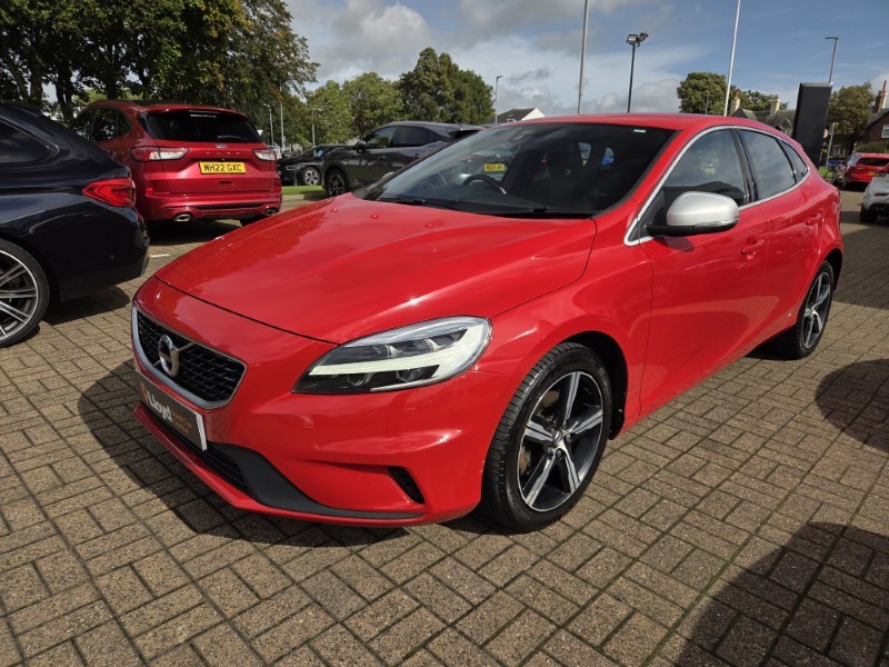 2018 (18) VOLVO V40 T2 [122] R DESIGN 5dr 5840280