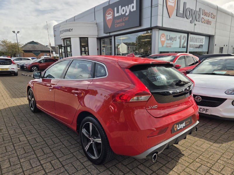 2018 (18) VOLVO V40 T2 [122] R DESIGN 5dr 5840287