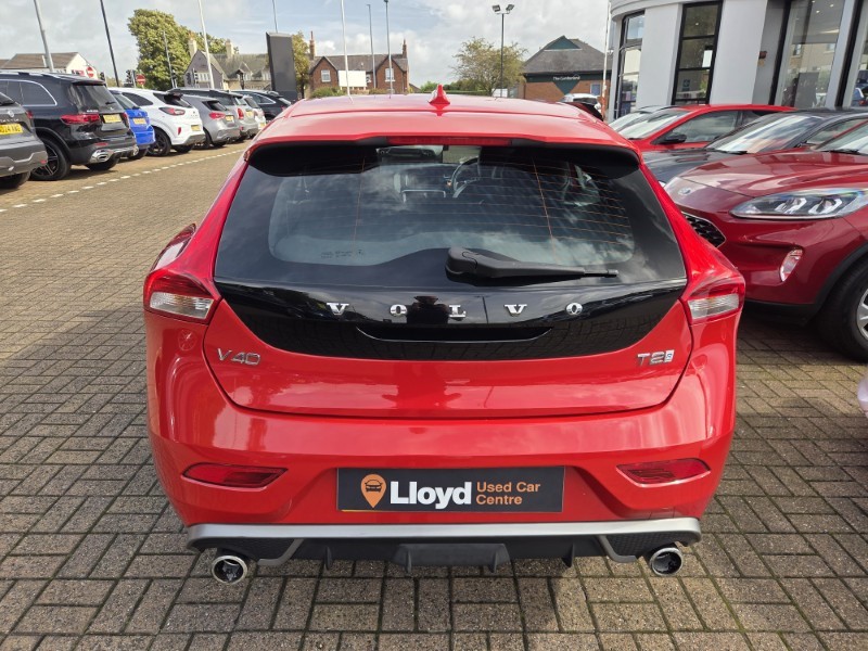 2018 (18) VOLVO V40 T2 [122] R DESIGN 5dr 5840288