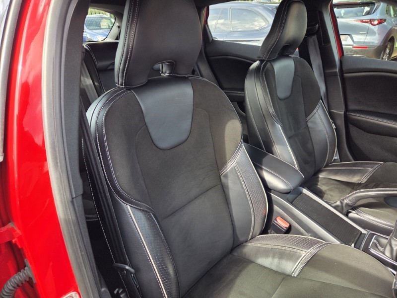 2018 (18) VOLVO V40 T2 [122] R DESIGN 5dr 5840302